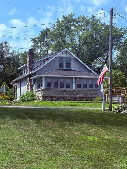 1228 N Main St, Kewanna, IN, 46939-9575 | Card Image