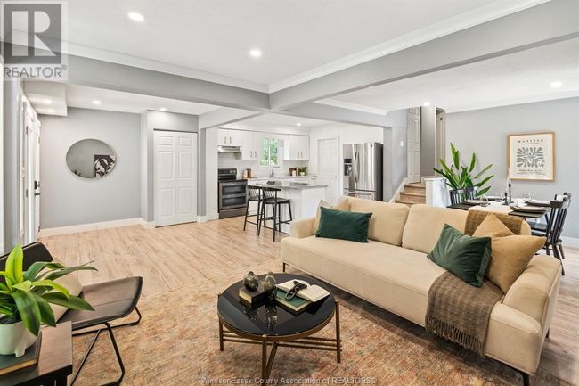 1361 Isabelle Pl, Home with 5 bedrooms, 2 bathrooms and null parking in Windsor ON | Image 14