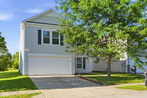 11431 Arches Dr, Indianapolis, IN, 46235-8216 | Card Image