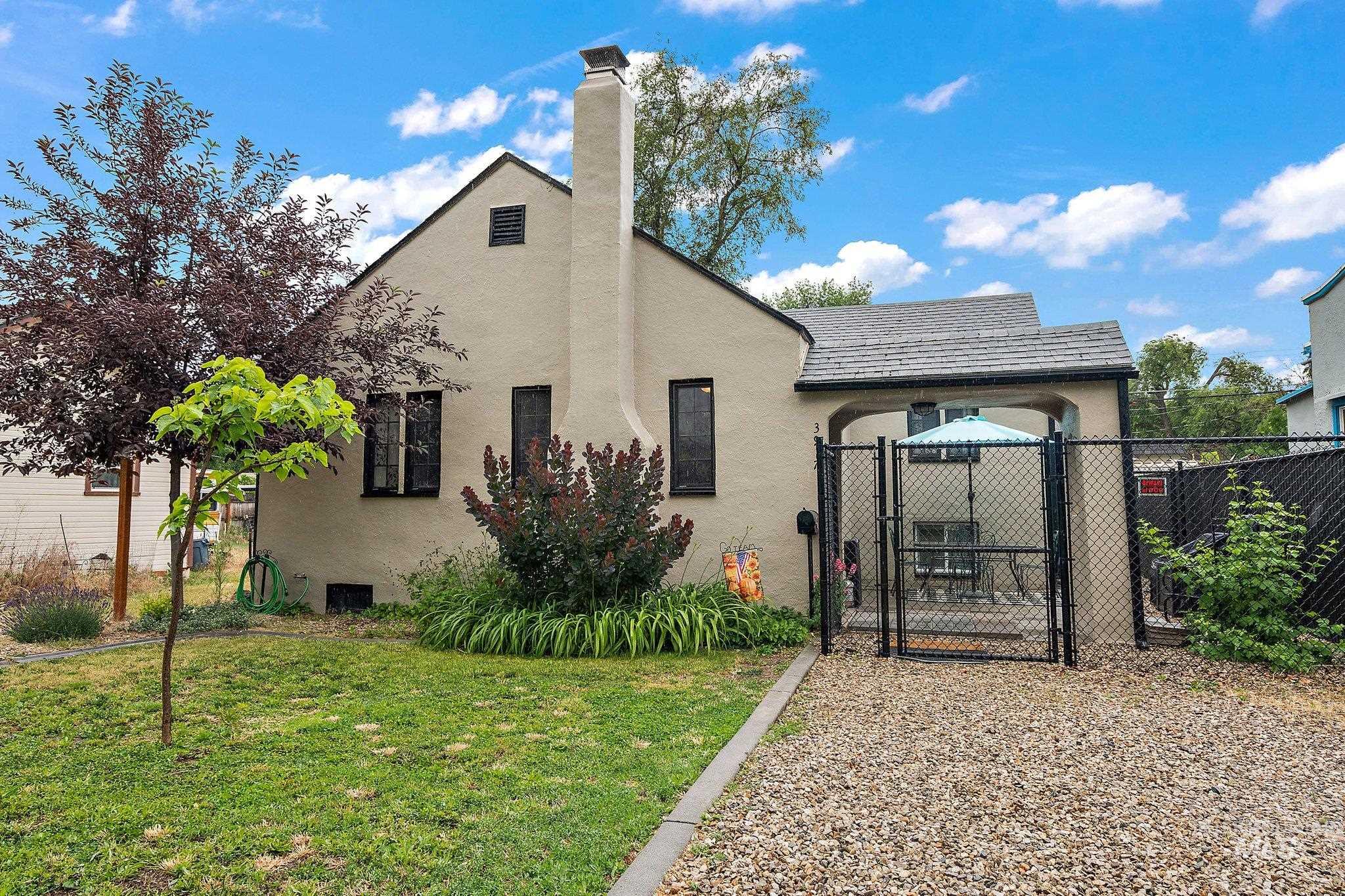 Grover St, Boise, ID 83705