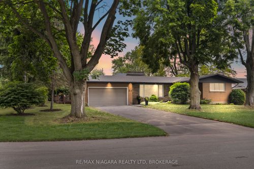 27 Daleview Cres, Fonthill, ON, L0S1M0 | Card Image