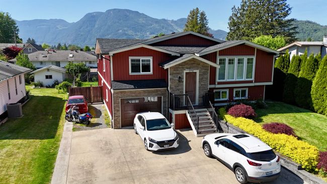 1791 Caroline Drive, House other with 5 bedrooms, 4 bathrooms and 6 parking in Agassiz BC | Image 1