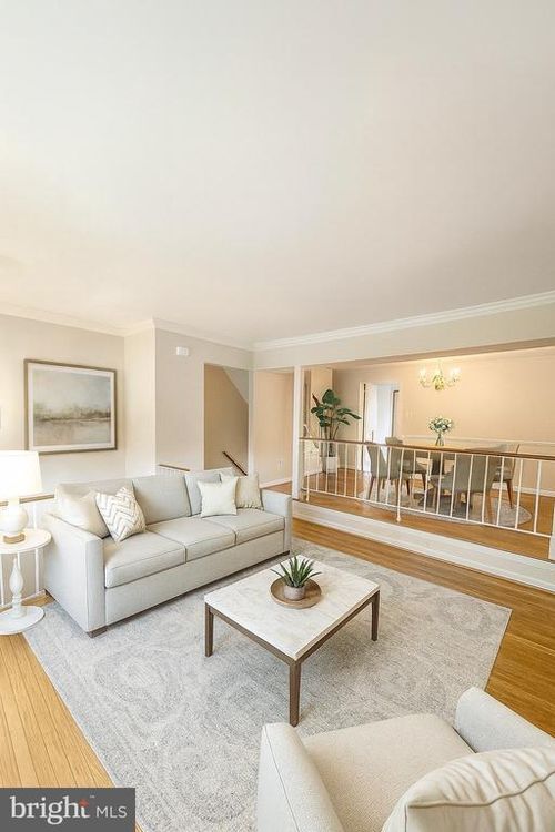 2718 Franklin Ct, ALEXANDRIA, VA, 22302-3019 | Card Image