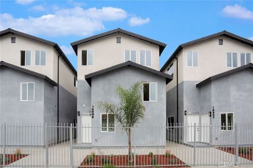 10909 S Main St, Los Angeles, CA, 90061-2027 | Card Image