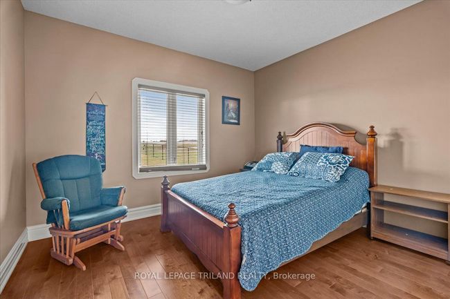 9416 Hickory Dr, House other with 3 bedrooms, 4 bathrooms and 10 parking in Strathroy ON | Image 23