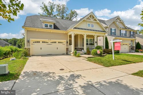 819 Creekside Village Blvd, GLEN BURNIE, MD, 21060-7590 | Card Image