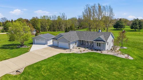 W7545 Country Dr, Beaver Dam, WI, 53916-9394 | Card Image