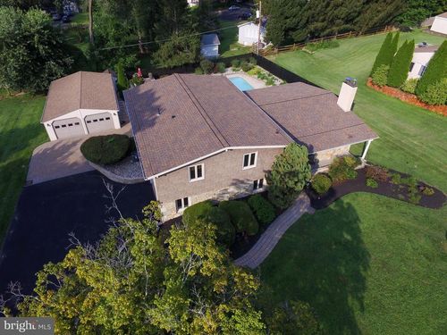 987 Hillside Dr, Southampton, PA, 18966-4312 | Card Image