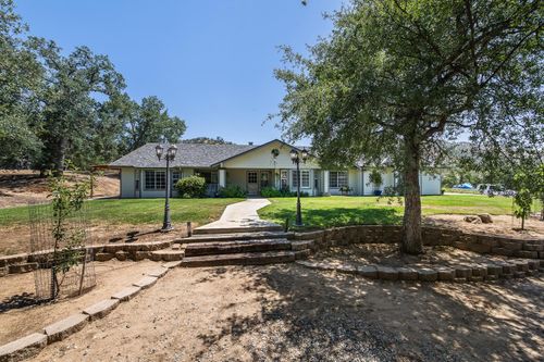 21965 Oak Hill Ln, Clovis, CA, 93619-9796 | Card Image