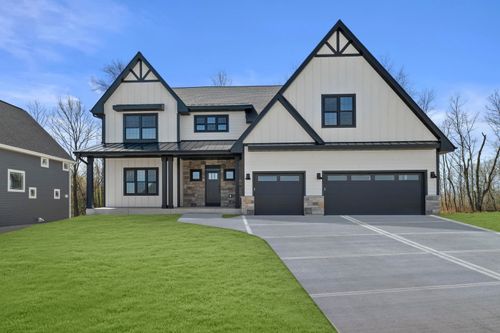 5419323 Broadwing Pl, MENOMONEE FALLS, WI, 53051-1696 | Card Image