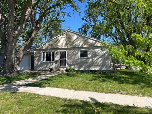 927 15th St E, Glencoe, MN, 55336-1511 | Card Image