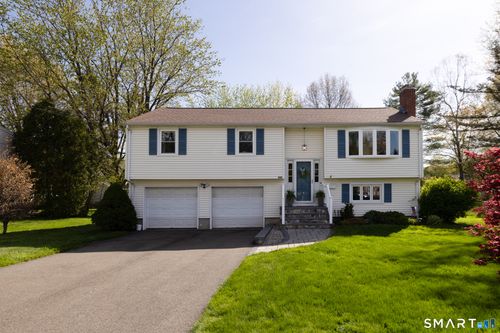300 Hillcrest Ave, Newington, CT, 06111-3522 | Card Image