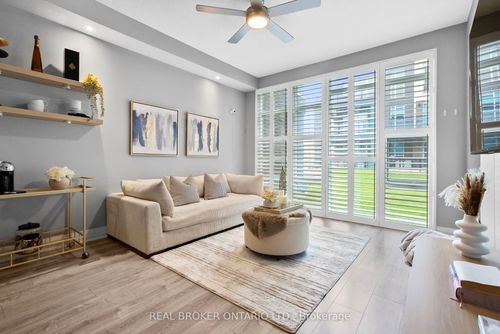 110-10 Concord Pl, Grimsby, ON, L3M0G6 | Card Image