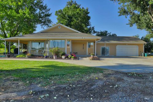 2318 Pioneer Rd, Homedale, ID, 83628-3705 | Card Image