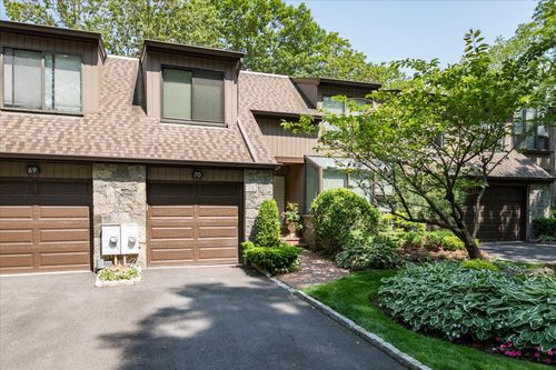 70 Short Way, Roslyn Heights, NY, 11577-1962 | Card Image