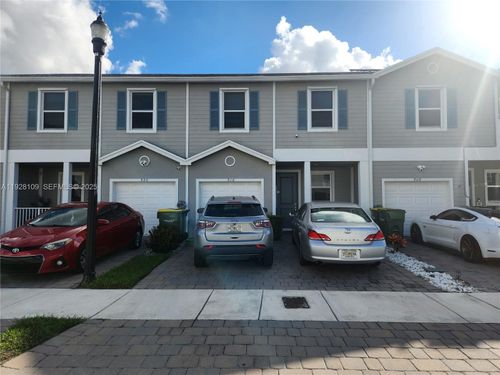 916 Se 17th Ct, Homestead, FL, 33034 | Card Image