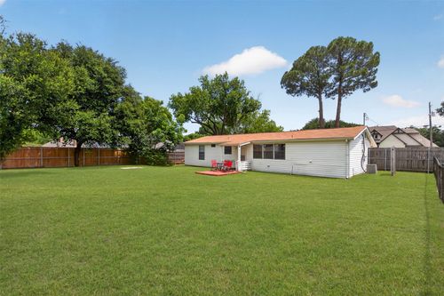 7701 Buck St, North Richland Hills, TX, 76182-3908 | Card Image