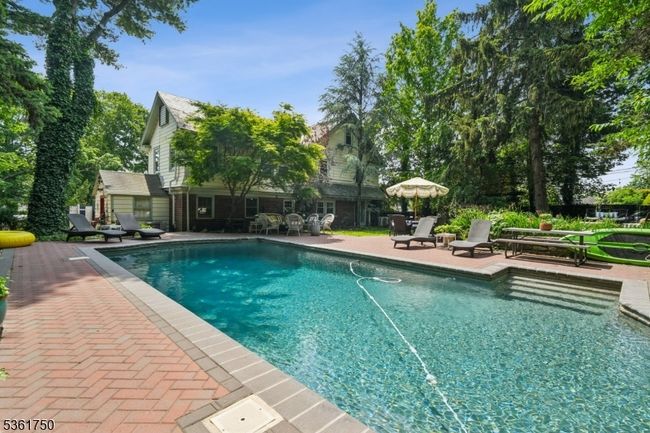 27 Fairway Dr, House other with 7 bedrooms, 5 bathrooms and null parking in West Orange NJ | Image 30