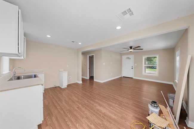 700 N Gresham St, House other with 3 bedrooms, 1 bathrooms and null parking in Marlin TX | Image 5