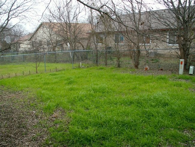 A - 2002 Leeann Dr, Home with 2 bedrooms, 1 bathrooms and 1 parking in Austin TX | Image 15