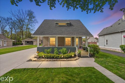 7615 West Rd, Washington Twp, MI, 48094-2798 | Card Image