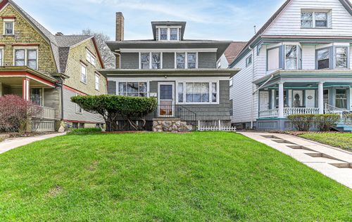 2742 N Downer Ave, Milwaukee, WI, 53211-3753 | Card Image