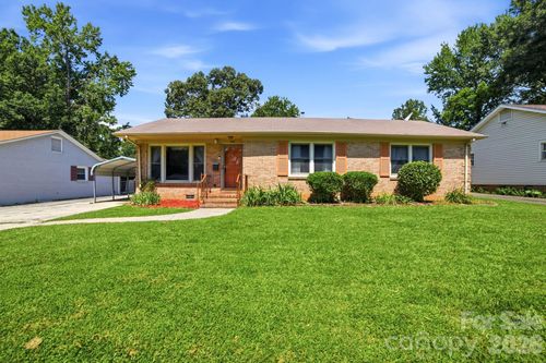 708 Aintree Rd, Charlotte, NC, 28215-2018 | Card Image