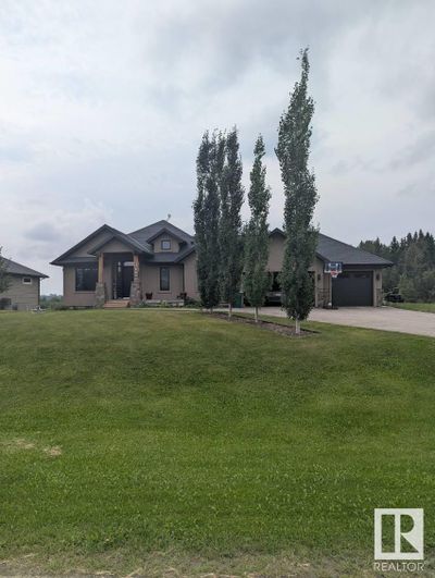 2050 Spring Lake Dr, House other with 5 bedrooms, 4 bathrooms and 6 parking in Spring Lake AB | Image 1