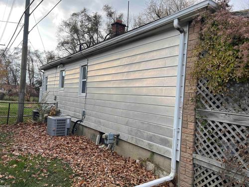 11568 Maxwell Ave, Warren, MI, 48089-3722 | Card Image