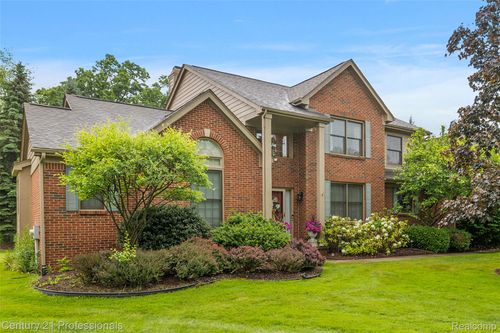 8117 Remington Ct, Clarkston, MI, 48348-4478 | Card Image