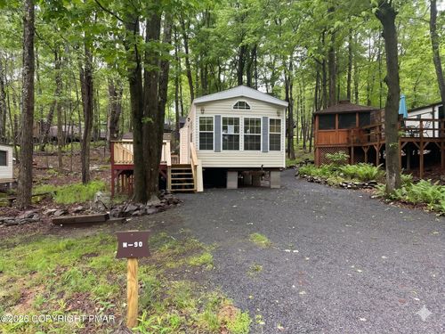 90 Earth Dr, Gouldsboro, PA, 18424 | Card Image