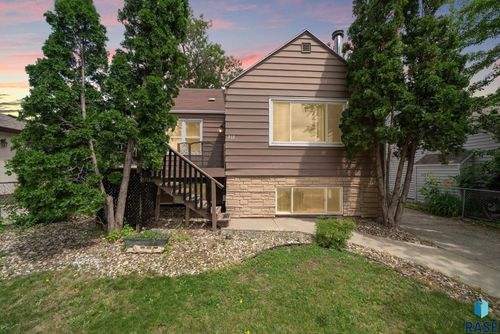 212 W 42nd St Street, Sioux Falls, SD, 57105-6430 | Card Image
