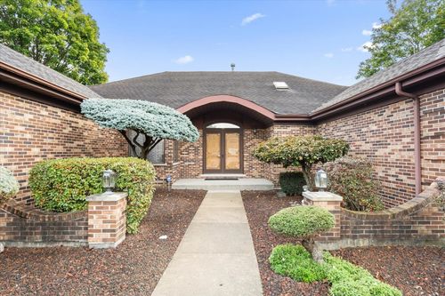 703 Newcastle Ln, Prospect Heights, IL, 60070-1672 | Card Image