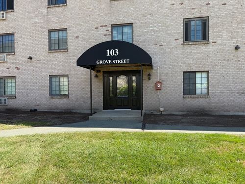 apt-331-103 Grove St, Rockland, MA, 02370-2345 | Card Image
