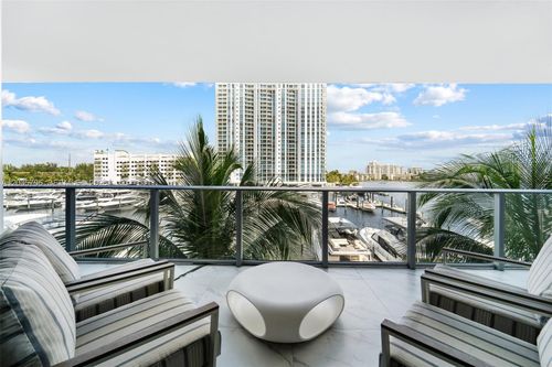 307-17111 Biscayne Blvd, Aventura, FL, 33160-5097 | Card Image