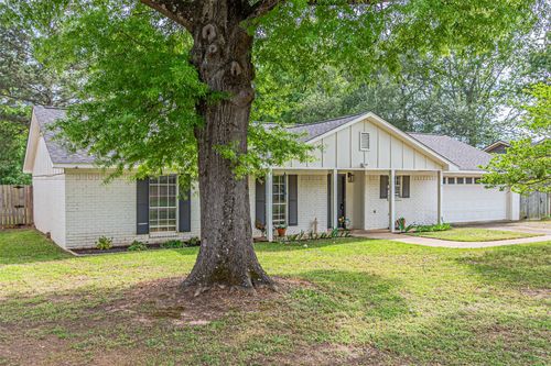 134 Park Dr, Longview, TX, 75601-5927 | Card Image