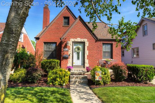 22720 Wellington St, Dearborn, MI, 48124-1058 | Card Image