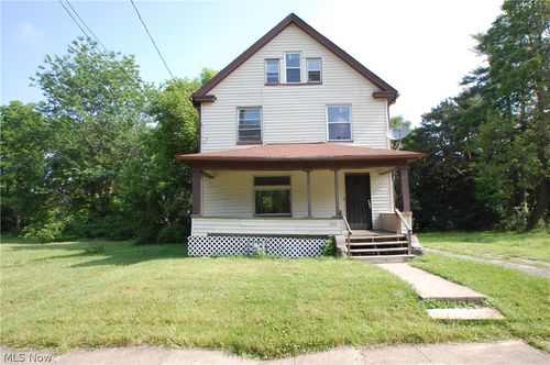 360 W Delason Ave, Youngstown, OH, 44511-1666 | Card Image