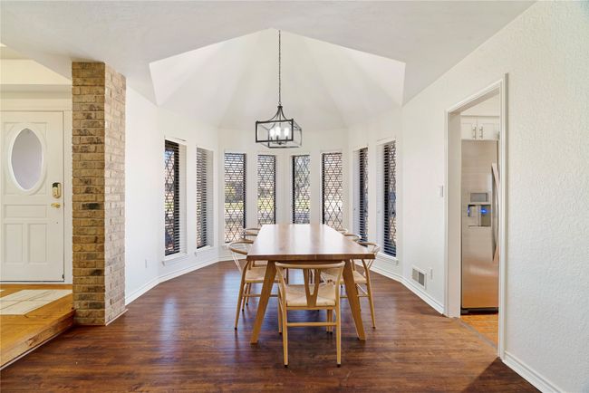 1005 42 Nd St Se, House other with 3 bedrooms, 4 bathrooms and null parking in Paris TX | Image 4