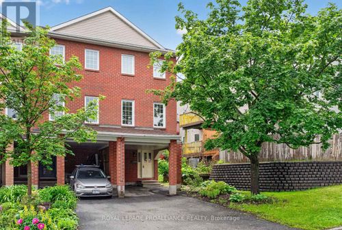 80 Rothbury Cres, Ottawa, ON, K1K4N7 | Card Image