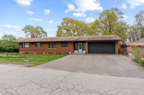 8 Northcliffe Ave, Dundas, ON, L9H7B2 | Card Image