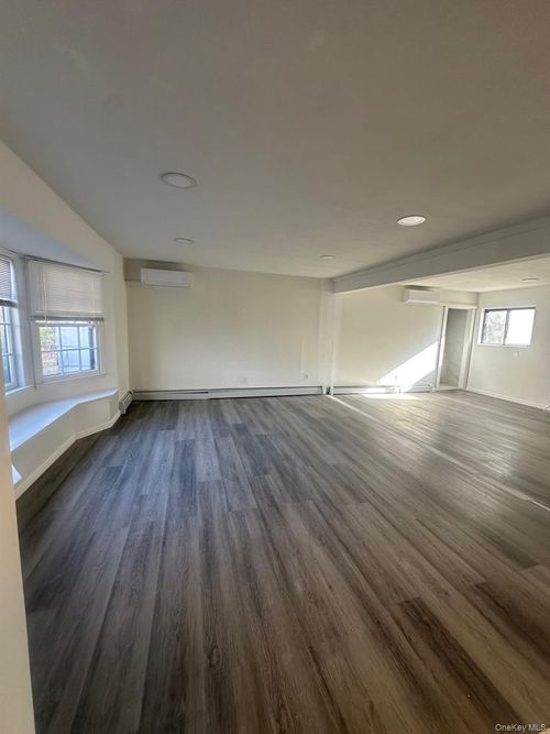 54 King St, Port Jefferson Station, NY, 11776-3830 | Card Image