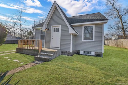 310 State Ave, Wyandanch, NY, 11798-4313 | Card Image