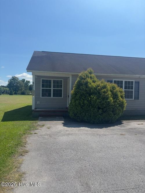 121-200 Cow Horn Rd, Richlands, NC, 28574-8144 | Card Image