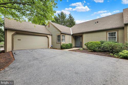 2022 Meadow Gln, READING, PA, 19610-2719 | Card Image