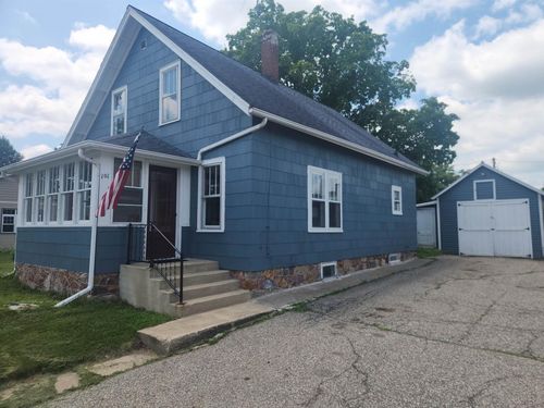 101 S Oak St, North Freedom, WI, 53951-9019 | Card Image