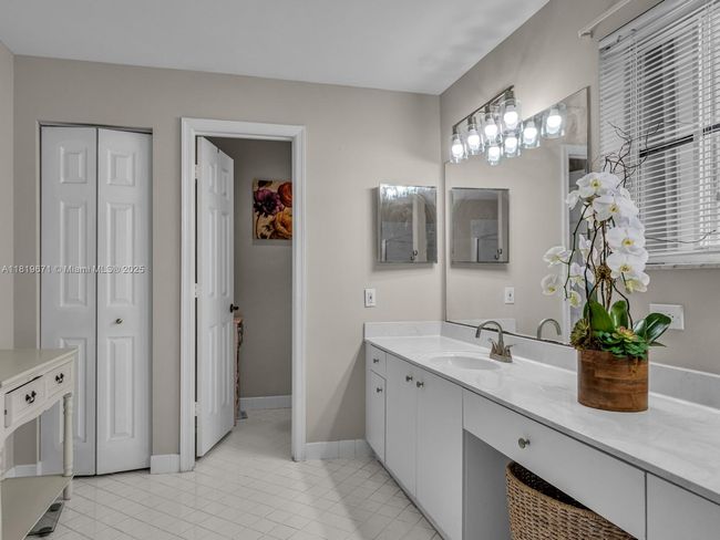4209 Pinewood Ln, House other with 5 bedrooms, 4 bathrooms and null parking in Weston FL | Image 36