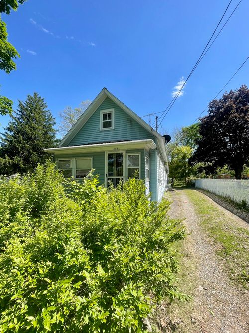 319 W North St, Jackson, MI, 49202-3375 | Card Image
