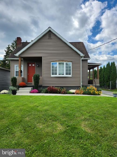 106 Seifert St, Bedford, PA, 15522-1617 | Card Image