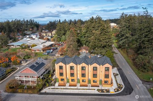 5-231 Madrona St, Eastsound, WA, 98245-8582 | Card Image